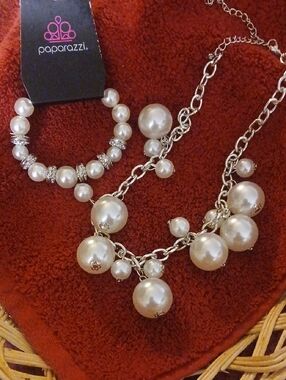 paparazzi Silver Faux Pearl Cluster Necklace and Bracelet  Jewelery Basket